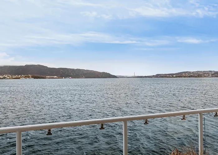 Modern Seaside With Fjord Views *