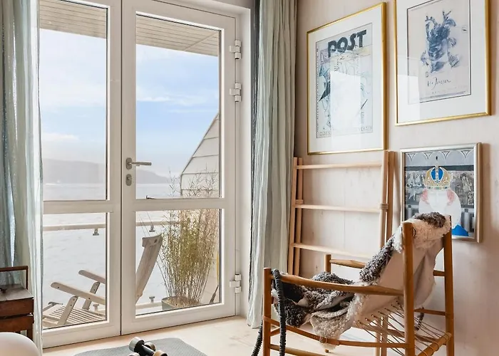 Daire Modern Seaside With Fjord Views